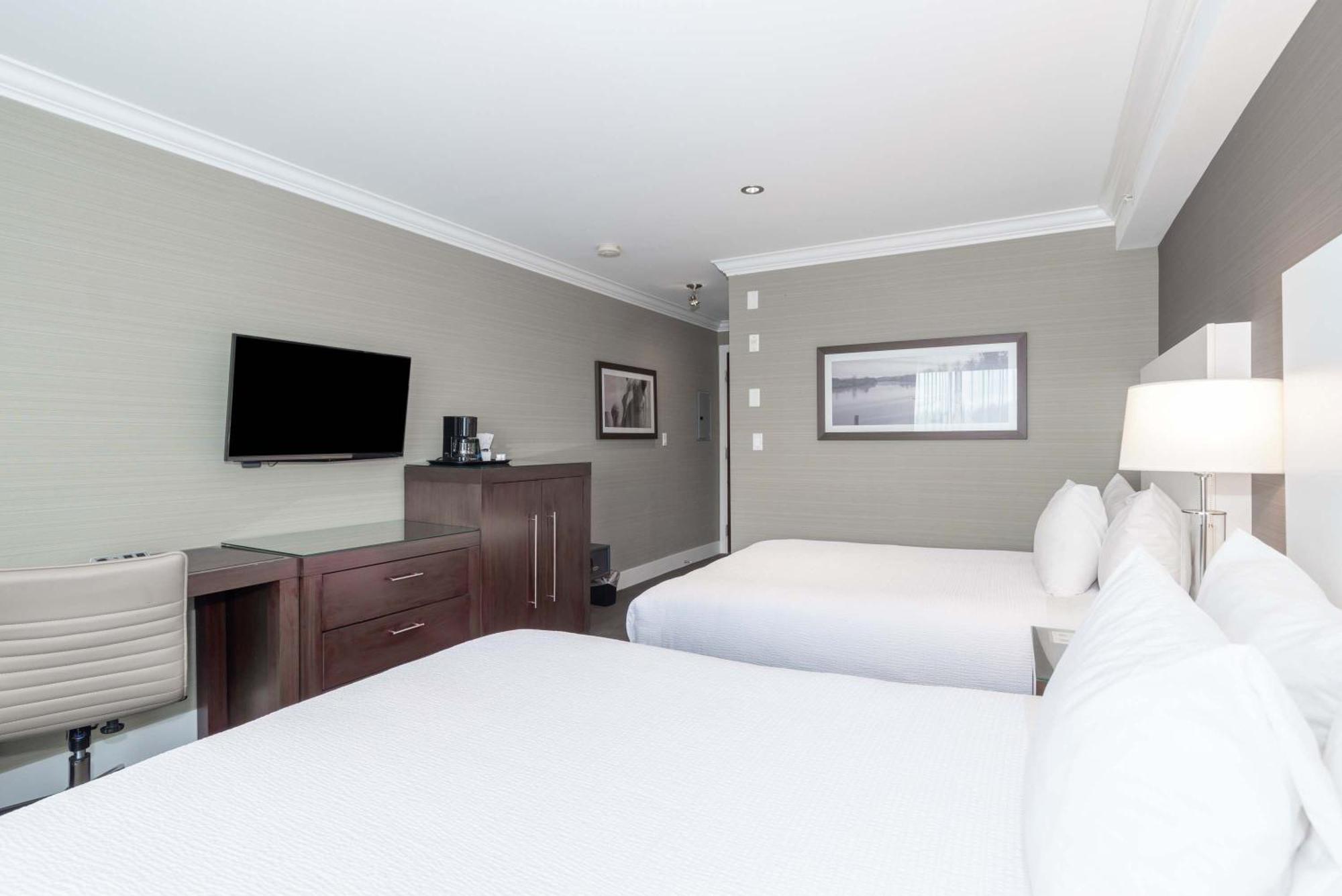 Sandman Hotel Abbotsford Airport Экстерьер фото