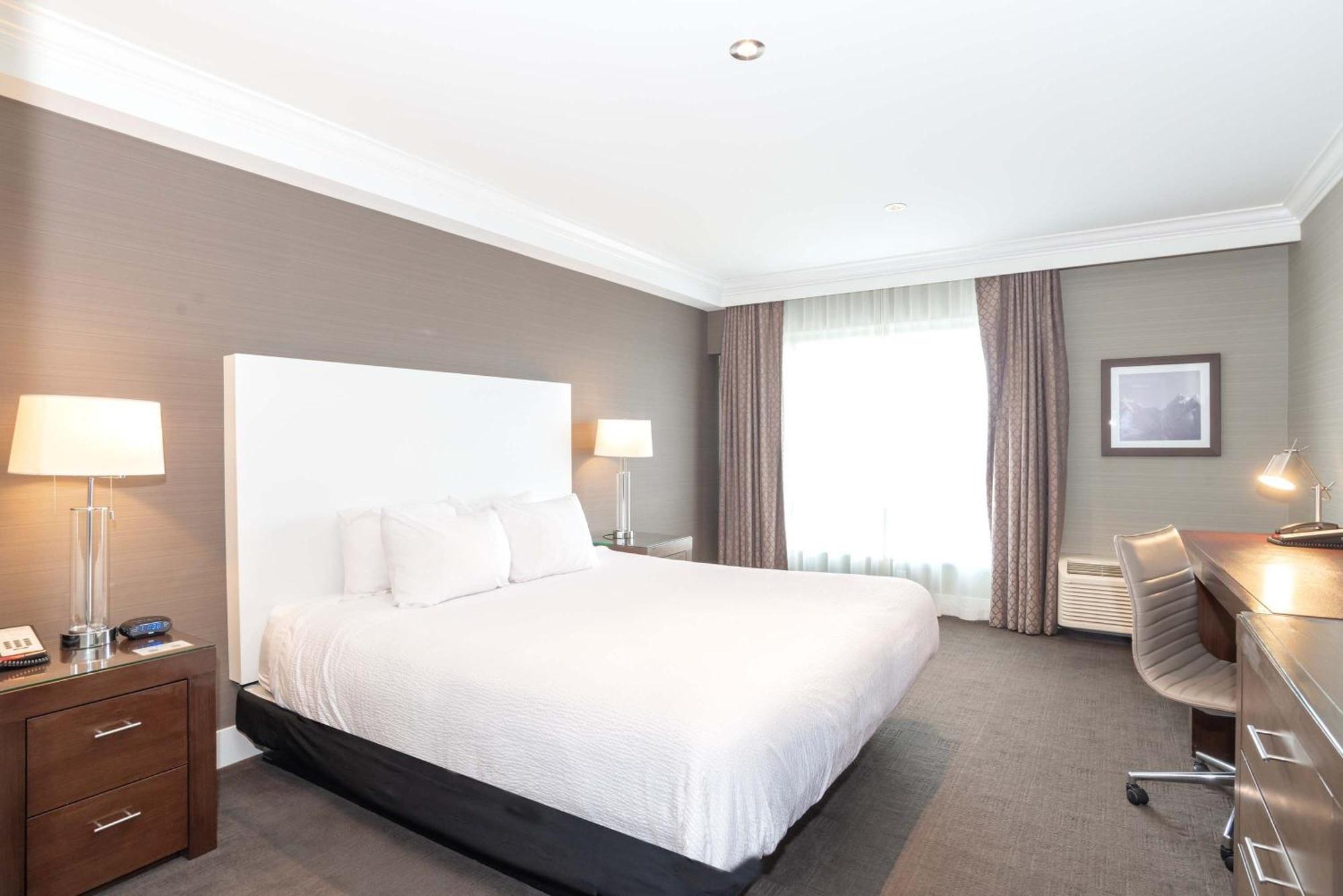 Sandman Hotel Abbotsford Airport Экстерьер фото